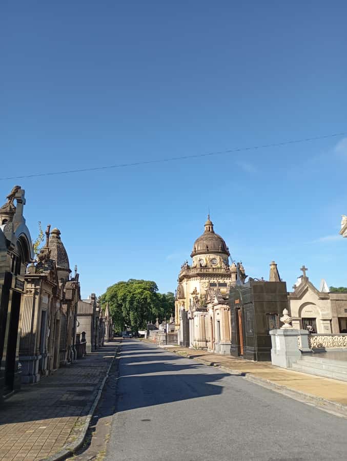 CHACARITA CEMETERY + PARQUE CHAS (LABYRINTH) - Chacarita’s mausoleums and famous residents