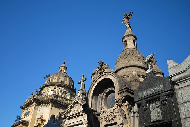 Chacarita Walking Tour - Spooky Cemetery, History & Pizza - Argentine Pizza at a 1947 Pizzeria