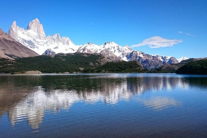 Chalten Trekking Lake of the Three : from Calafate with guide - The Laguna Capri Alternative