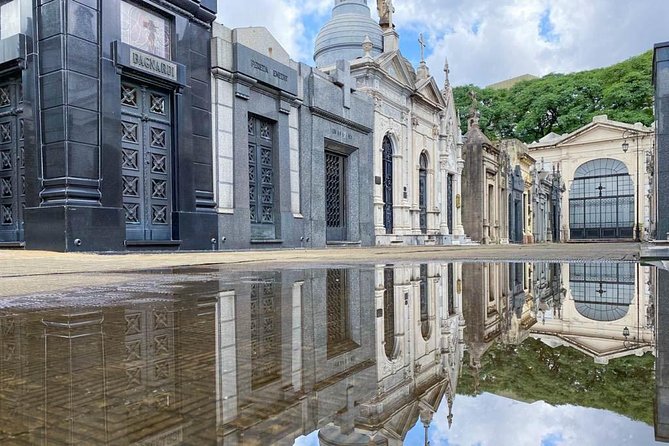 City of Angels: Walking Tour Recoleta - Skip the line - Who will get the most from this experience?