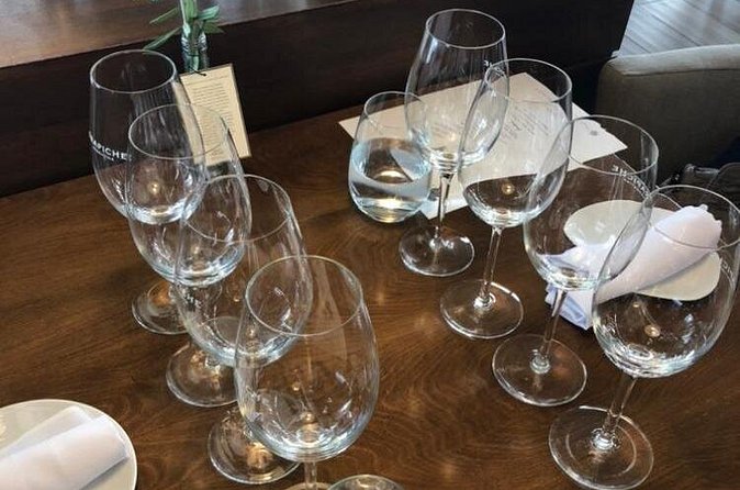City Tour And Wines With Lunch - The guides can make or break the city portion