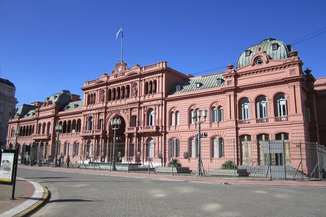 City Tour in Buenos Aires - Plaza de Mayo: the city’s main civic square