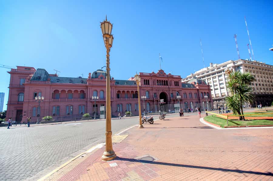 Classic City Tour of Buenos Aires: Neighborhoods and Emblems - Pickup, timing, and the end of the tour