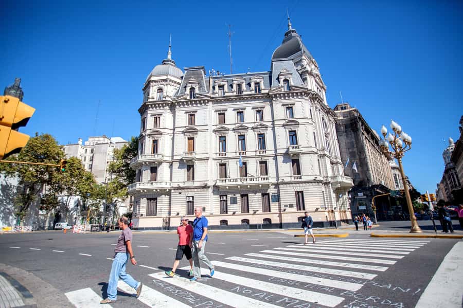 Classic City Tour of Buenos Aires: Neighborhoods and Emblems - Plaza de Mayo, Casa Rosada, and Argentina’s political heart