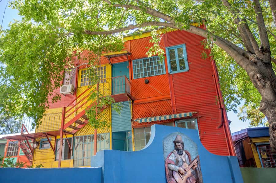 Classic City Tour of Buenos Aires: Neighborhoods and Emblems - La Boca and the 20-minute Caminito stop