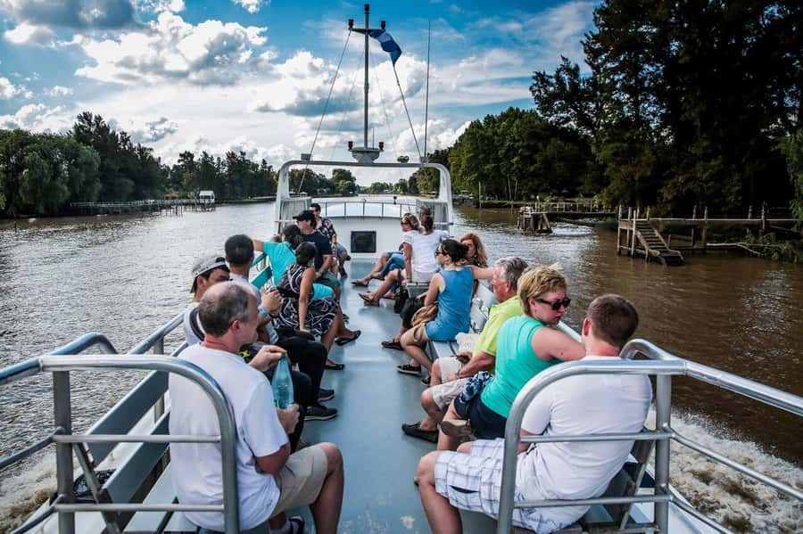 Classic Tour and Sailing in Tigre and Delta - Puerto de Frutos: a short market visit