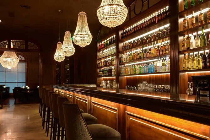 Cocktail tour in Buenos Aires - Moving between bars by car and on foot