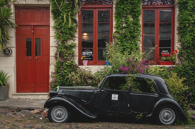 Day tour in Colonia del Sacramento, Uruguay - A guided walk through the old city