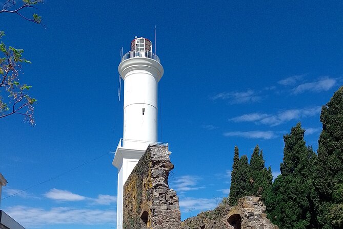 Day Tour + snack on board - Entering Colonia’s UNESCO historic quarter