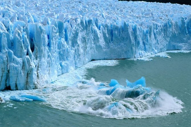 Day Tour to the Perito Moreno Glacier from El Calafate - Lake Argentino, the first scenic stop