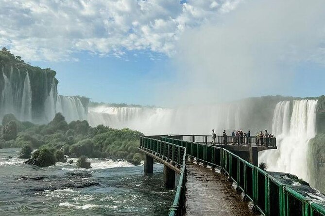 DAYTOUR Iguacu Falls Brazil and Argentina PRIVATE - Why seeing both sides matters