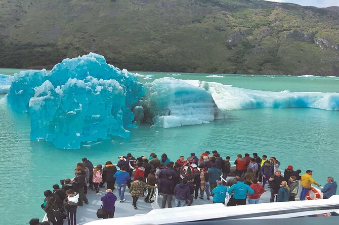 Discover El Calafate: 4-Day Tour from Buenos Aires by Air - The Perito Moreno footbridges and your lunch plan