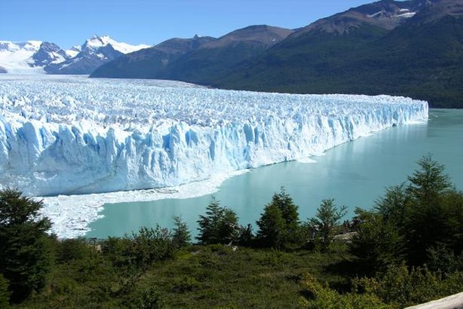 Discover El Calafate: 4-Day Tour from Buenos Aires by Air - Day 2: The Perito Moreno Glacier by boat