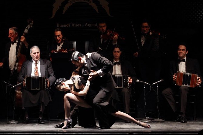 El Aljibe Early Tango Show in Buenos Aires - A tango evening in historic San Telmo
