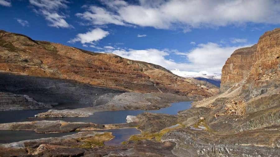 El Calafate: Fossil Canyon Trekking at Estancia Cristina - Walking into Fossil Canyon