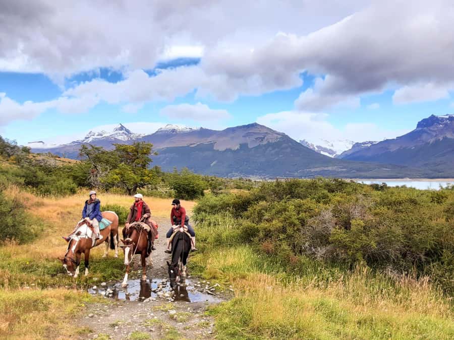 El Calafate: Nibepo Aike Ranch with Horseback Riding - A 45-minute horseback ride with a baqueano