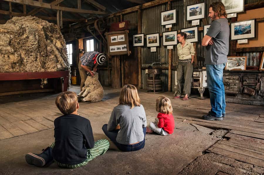 El Calafate: Nibepo Aike Ranch with Horseback Riding - Patagonian lamb asado in the quincho