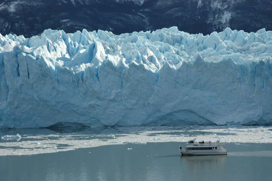 El Calafate: Perito Moreno Glacier & Optional Boat Cruise - Weather, clothing, and comfort