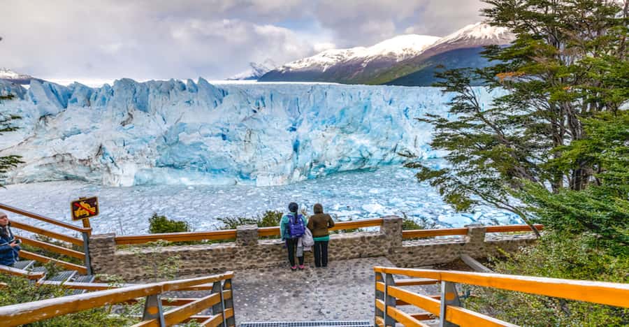 The front of the Perito Moreno glacier from the walkways at El Calafate