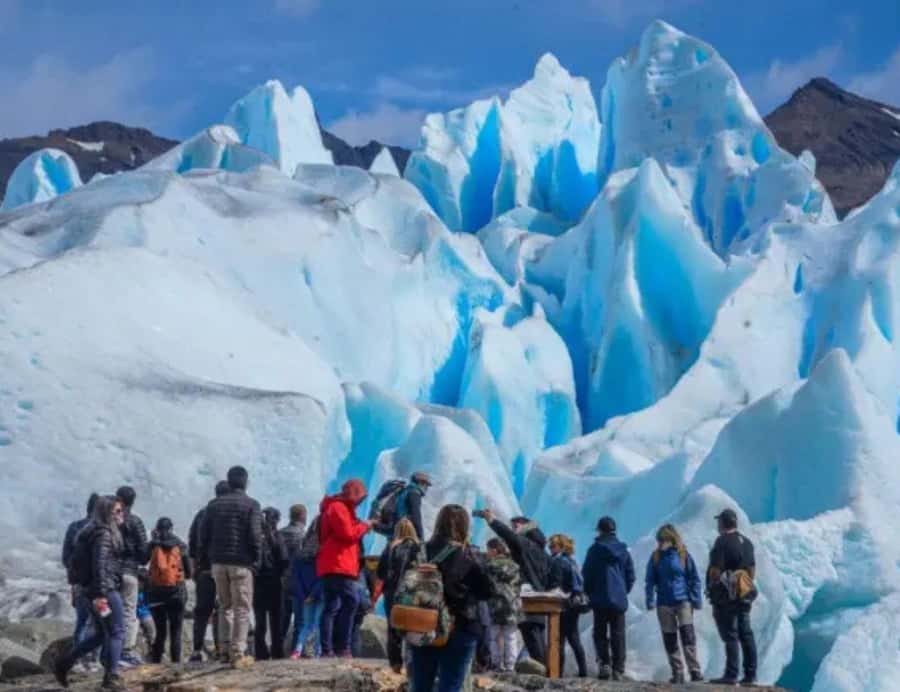 El Calafate: "Perito Moreno Glacier with the Tour - Blue Safari". - Crossing Brazo Rico by boat