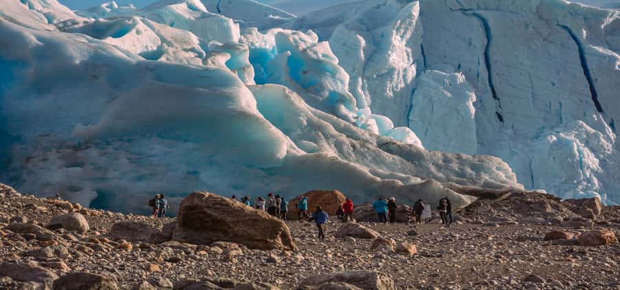 El Calafate: Safari Azul Los Glaciares Trekking Tour - Packing advice for a cold, changeable day