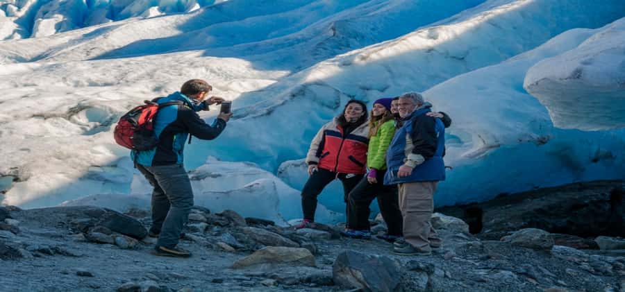 El Calafate: Safari Azul Los Glaciares Trekking Tour - The ride from El Calafate to Bajo de las Sombras