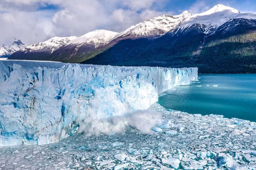 El Calafate: Trip to the Famous Perito Moreno Glacier - The first glimpse at Mirador de los Suspiros