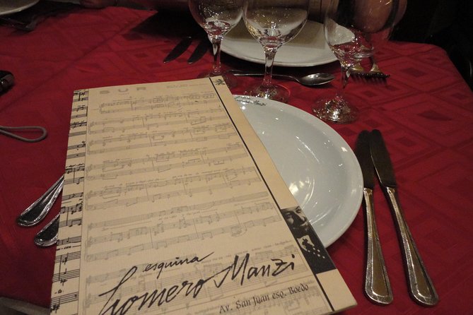Esquina Homero Manzi Tango Show with Optional Transfer and Dinner - The three-course Argentine dinner
