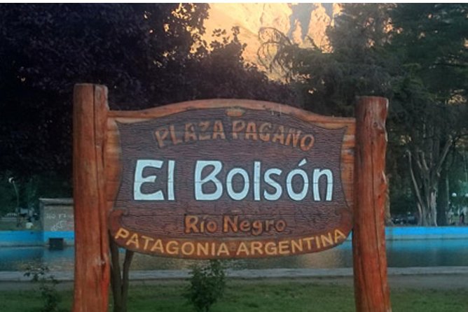 Excursion to El Bolsón and Lago Puelo, from Bariloche - El Foyel: coffee, kiosks, and a welcome pause