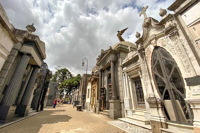 Explore Buenos Aires Highlights on a Walking Tour - Recoleta Cemetery and its elaborate tombs