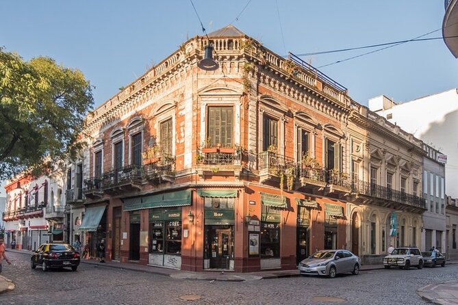 Explore Buenos Aires: Private Half-Day Tour with Local Guide - San Telmo, old streets and market food