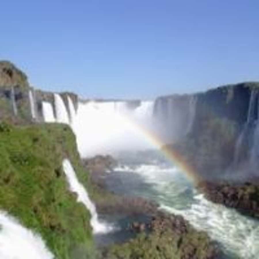 Explore Iguazu Falls in Brazil: An Unforgettable Experience - The Rodovia das Cataratas and arrival at Iguaçu National Park