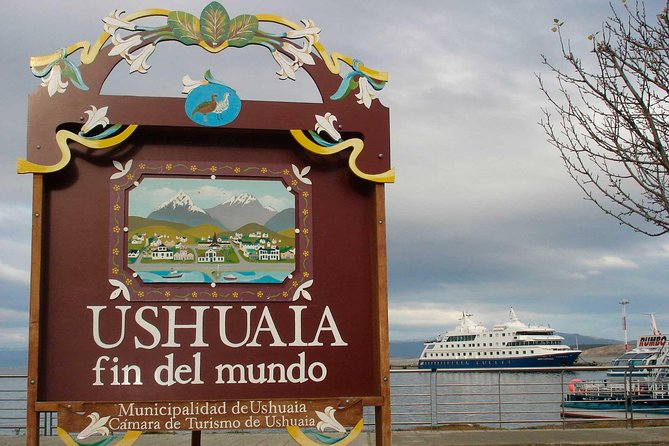 Exploring Ushuaia: Double Decker Bus Tour - Laguna del Diablo and the main photo break