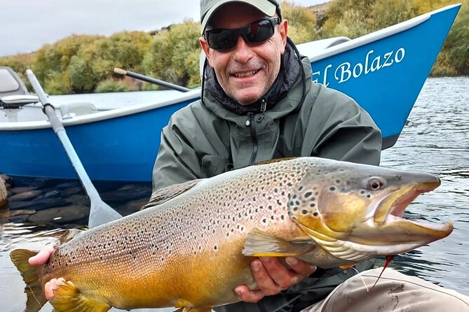 Fly Fishing Guided Activity in Bariloche - The 8:00 am pickup and drive into Patagonia