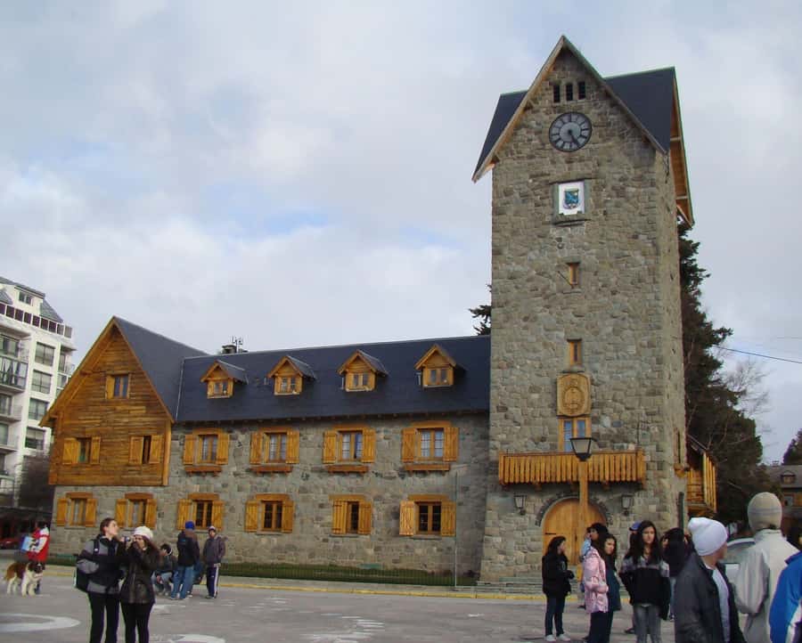 From Bariloche: Half-Day Circuito Chico Sightseeing Tour - Crossing Moreno Lake and returning along Avenida Bustillo