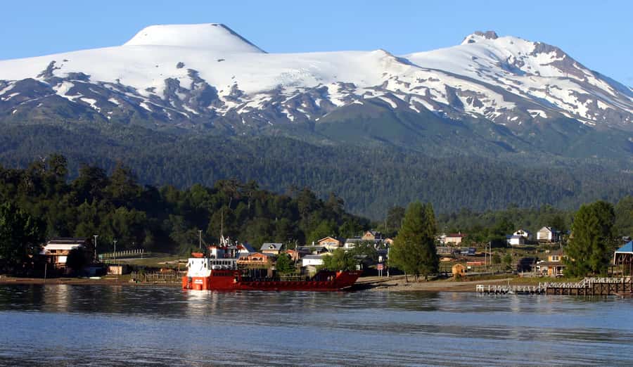 From Bariloche: San Martin de los Andes and 7 Lakes Circuit - Guides, group size, and the human side