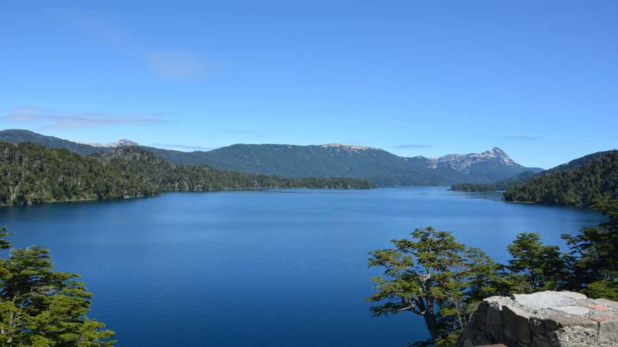 From Bariloche: San Martin de los Andes and 7 Lakes Circuit - The return to Bariloche is part of the deal