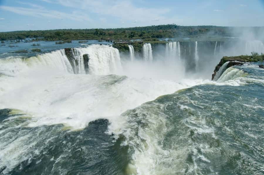 From Foz do Iguaçu: Argentinean Falls Tour with Pickup - Why the Argentine side is worth your day