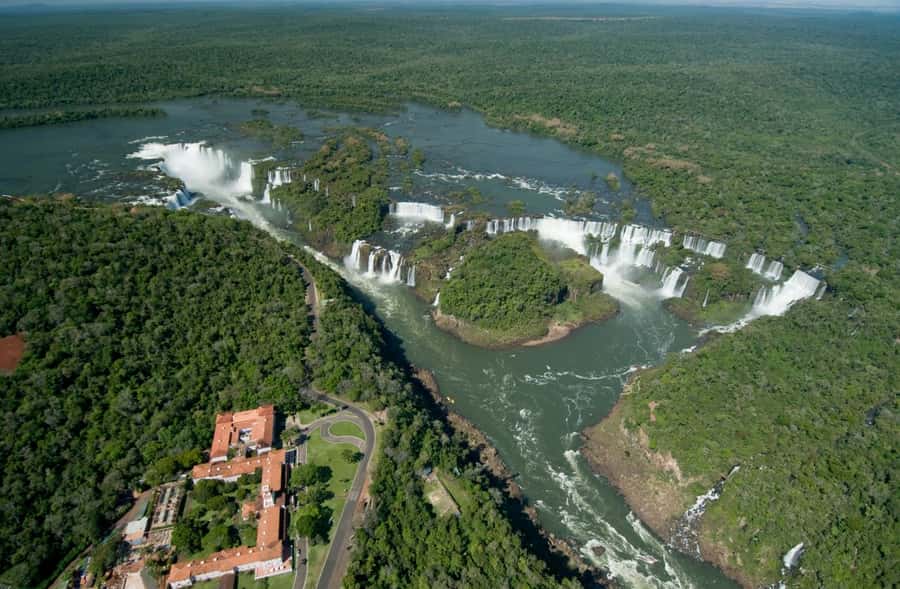 From Foz do Iguaçu: Argentinean Falls Tour with Pickup - Lunch, costs, and the real value of $34