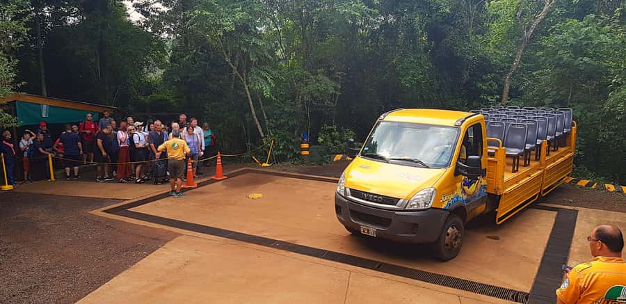 From Foz do Iguaçu: Argentinian Iguazu Falls with Boat Ride - Who should book this experience?