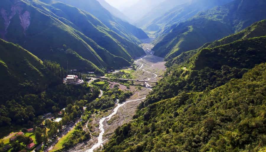 From Jujuy: Yala and Termas de Reyes Half-Day Tour - The guide can make or break the experience