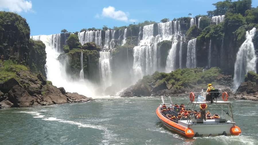 From Puerto Iguazu: Argentinian Iguazu Falls with Boat Ride - The ride to Puerto Macuco and the river