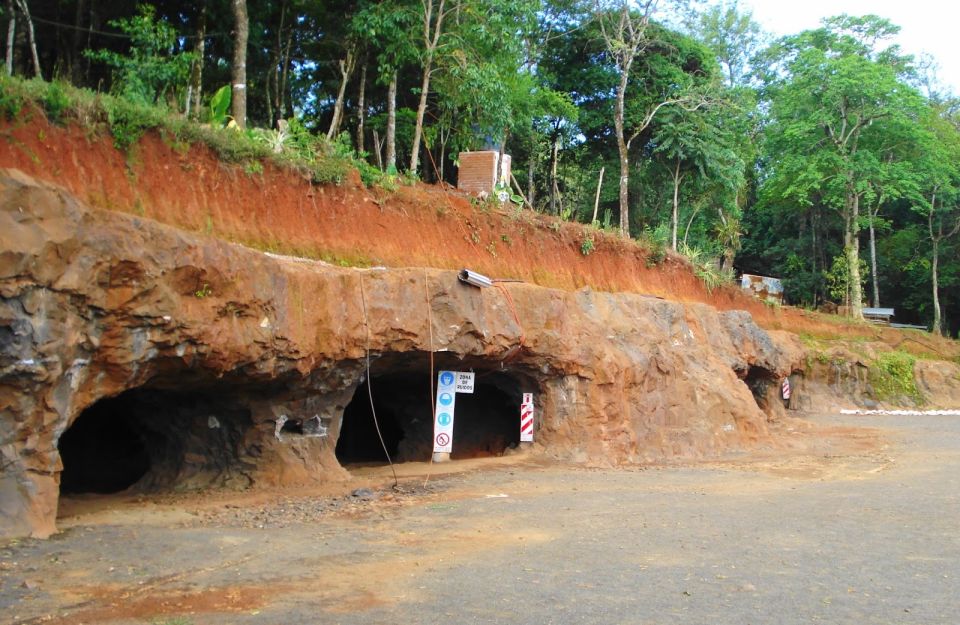 From Puerto Iguazu: San Ignacio Ruins and Wanda Mines Tour - What the San Ignacio stop feels like in practice