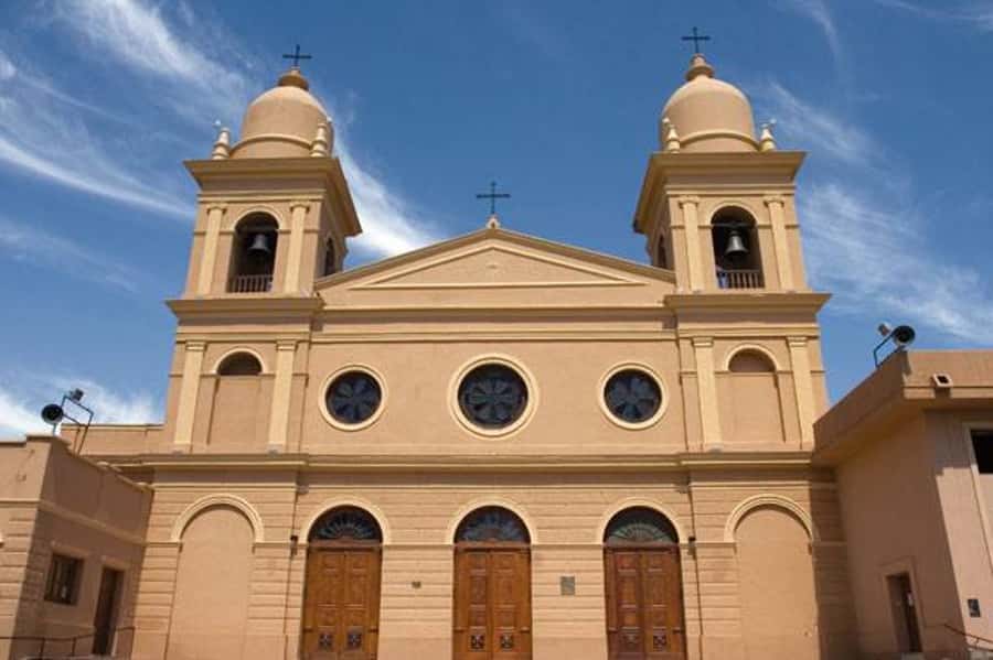 From Salta: Full-Day Tour to Cafayate with Wine Tasting - Arriving in Cafayate for lunch and a town walk