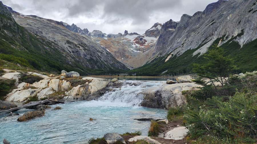 From Ushuaia: Tierra del Fuego Emerald Lagoon Trekking Tour - From Ushuaia to the trailhead in about 30 minutes