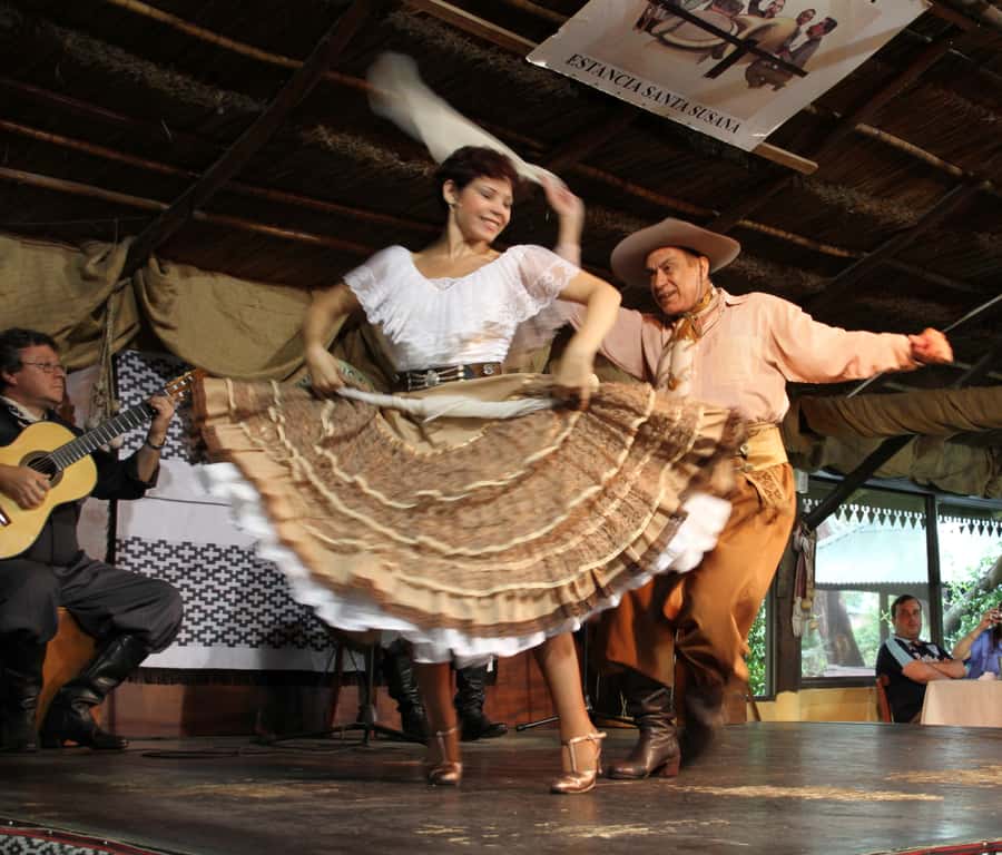 Full-Day at Santa Susana Ranch with BBQ, Drinks and Show - Santa Susana’s welcome: empanadas, wine, and ranch grounds