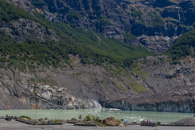Full Day Cerro Tronador: Eternal Snow and Hanging Glaciers - Ventisquero Negro: why the Black Glacier looks dark