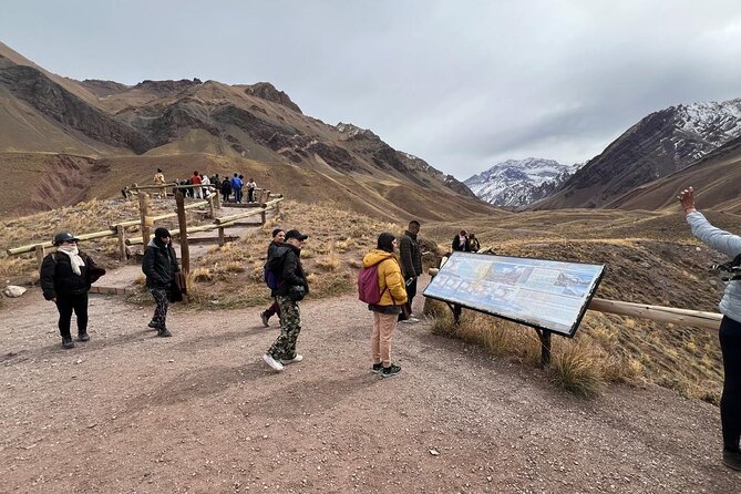 Full-day experience with trekking in Aconcagua park - The long approach along National Route 7