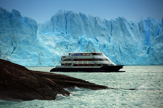 Full Day Gourmet Glacier Tour: Upsala and Spegazzini - Ice floes in the Upsala Channel