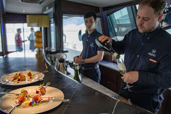 Glaciares Gourmet Premium Lounge boat Tour + El Calafate pick up - Upsala Glacier and the first icebergs